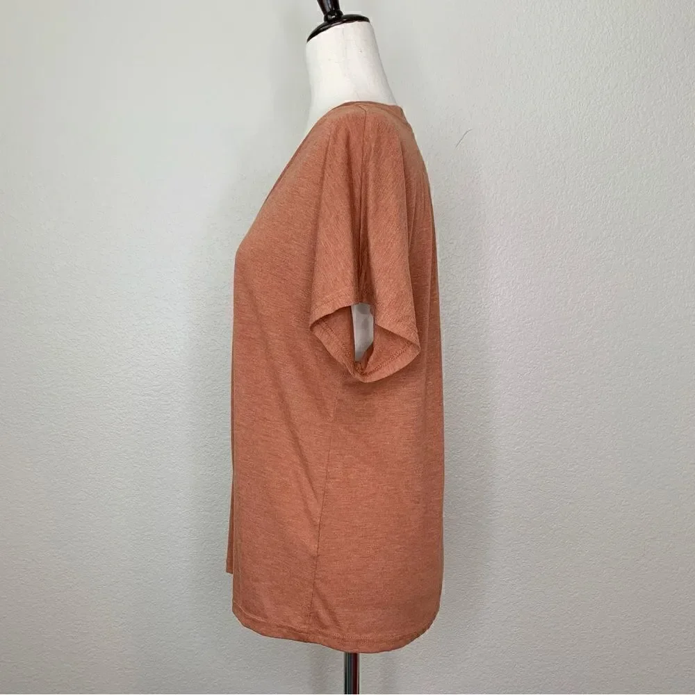 Emery Rose Women’s Size Medium Comfy V-neck Batwing Short Sleeves Tee